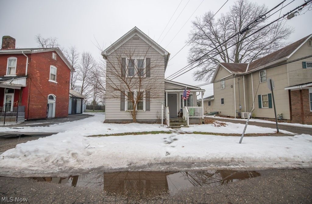 127 8th Street Ne, New Philadelphia, OH 44663 Main Photo