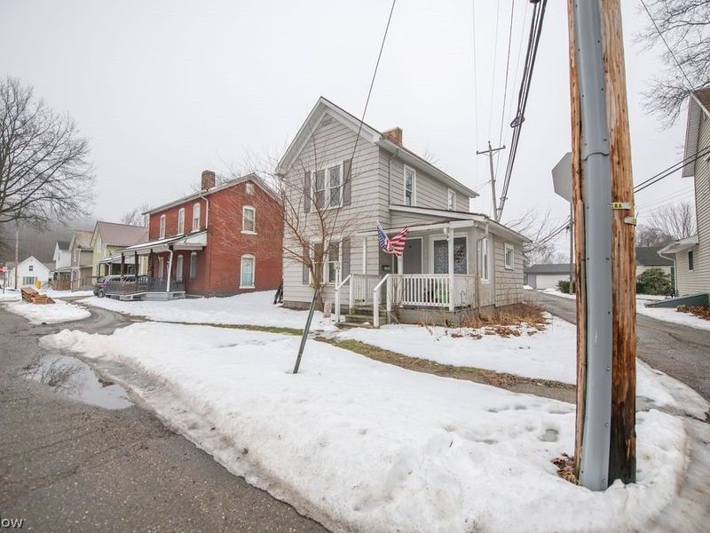 127 8th Street NE, New Philadelphia, OH 44663 Photo 3