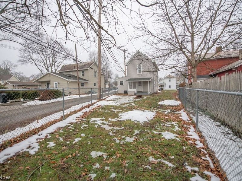 127 8th Street NE, New Philadelphia, OH 44663 Photo 4