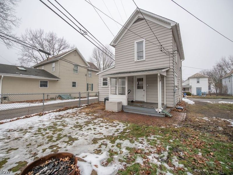 127 8th Street NE, New Philadelphia, OH 44663 Photo 5