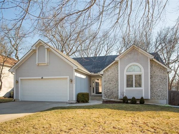 12553 S Alcan Circle, Olathe, KS 66062