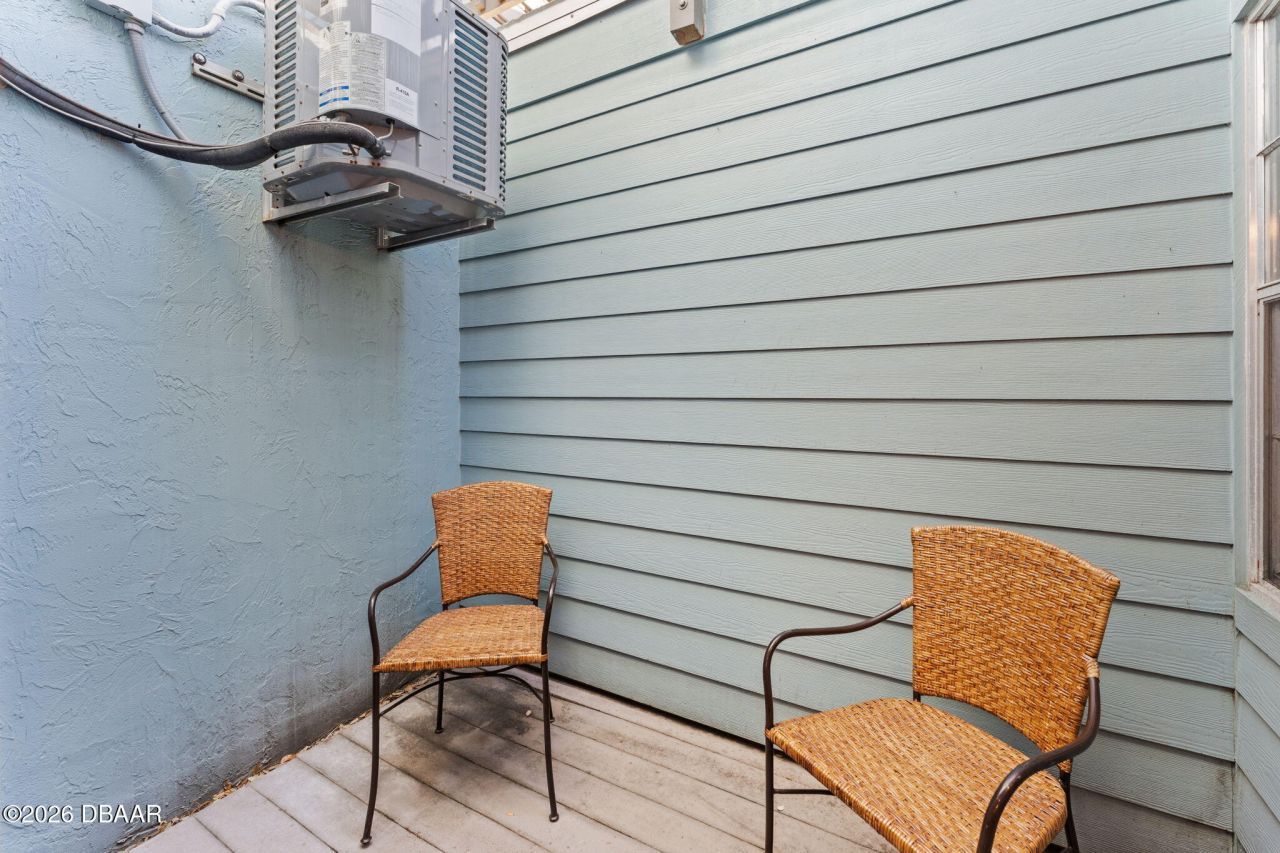 101 N Pine Street, Unit 2, New Smyrna Beach, FL 32169 Photo