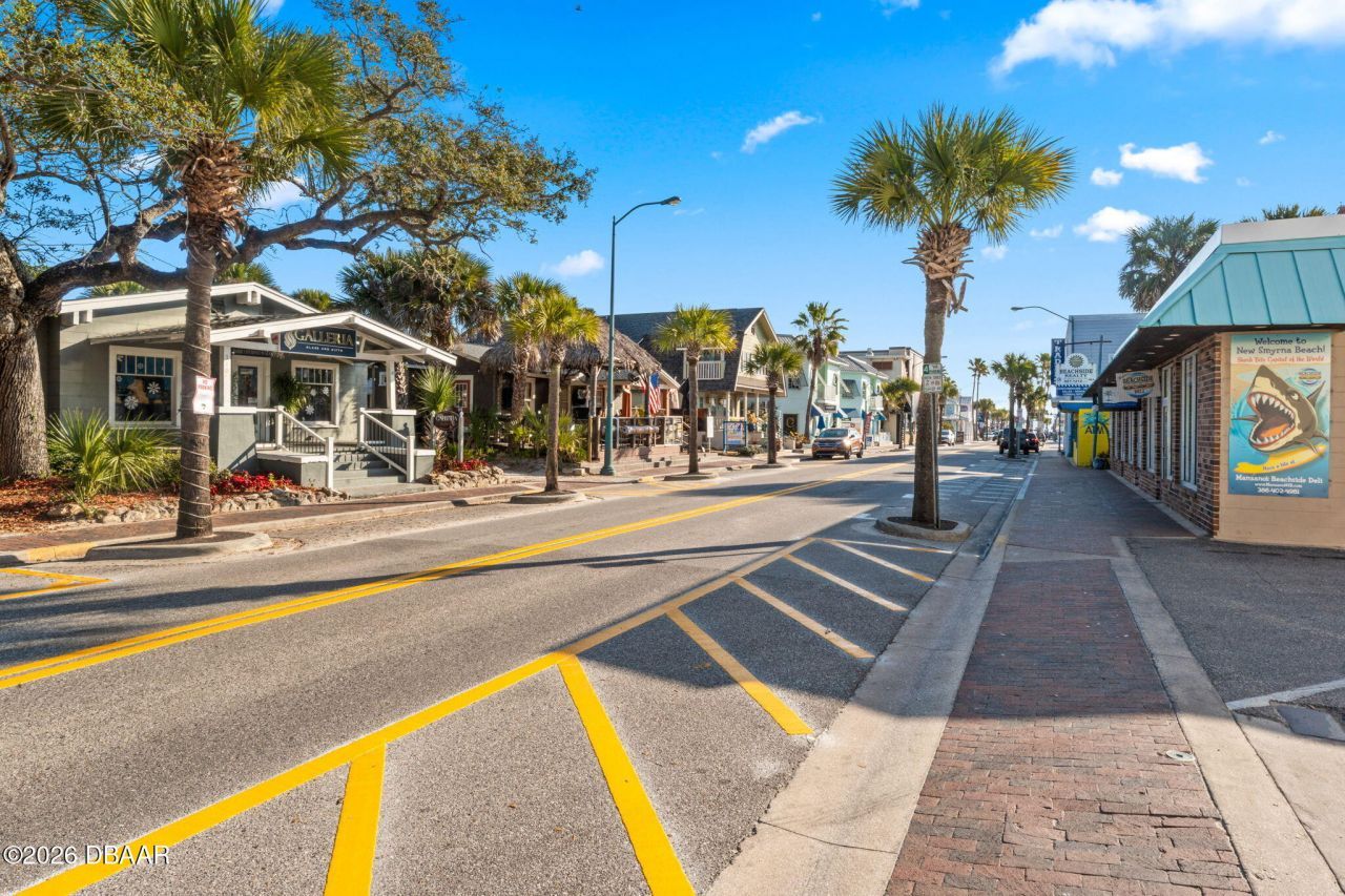 101 N Pine Street, Unit 2, New Smyrna Beach, FL 32169 Photo