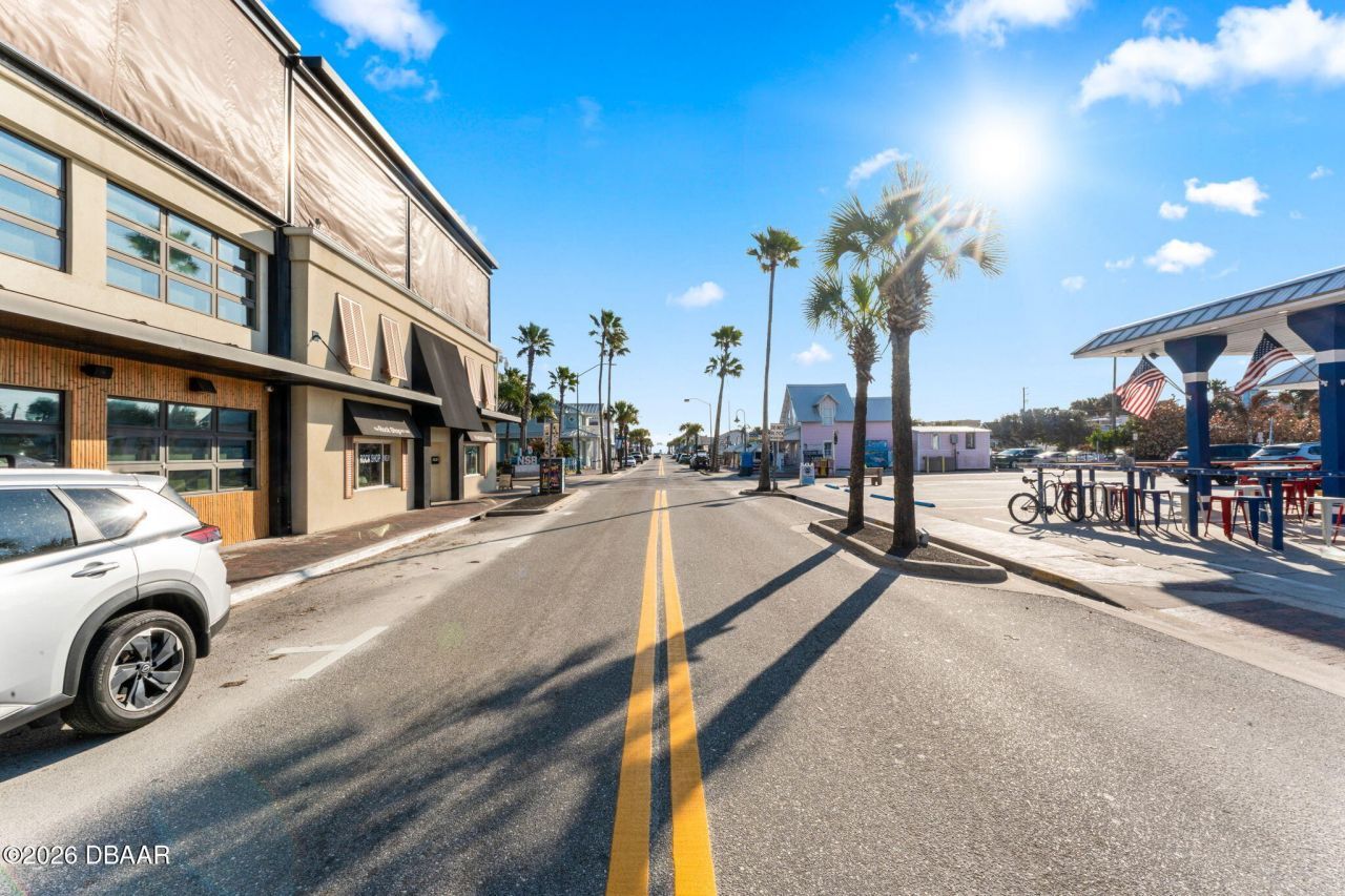 101 N Pine Street, Unit 2, New Smyrna Beach, FL 32169 Photo