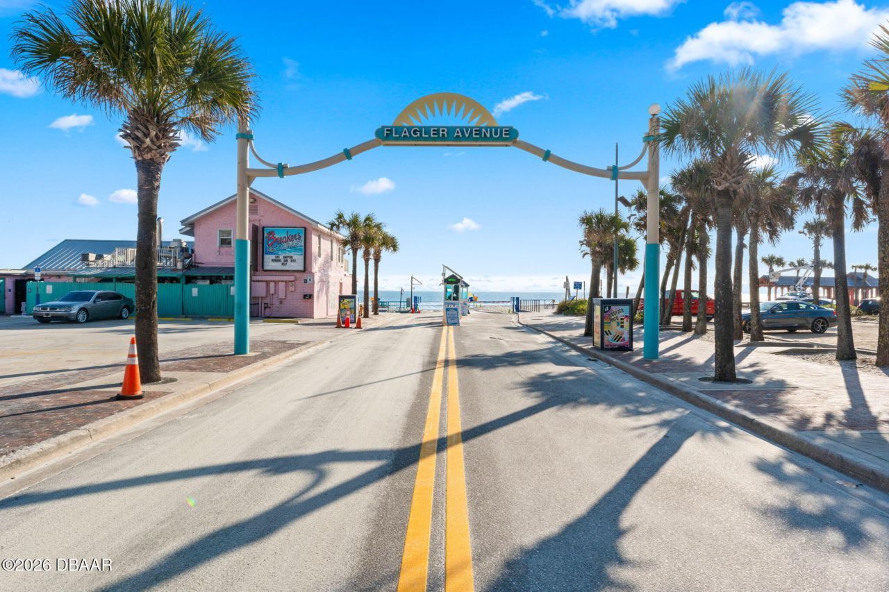 101 N Pine Street, Unit 2, New Smyrna Beach, FL 32169 Photo