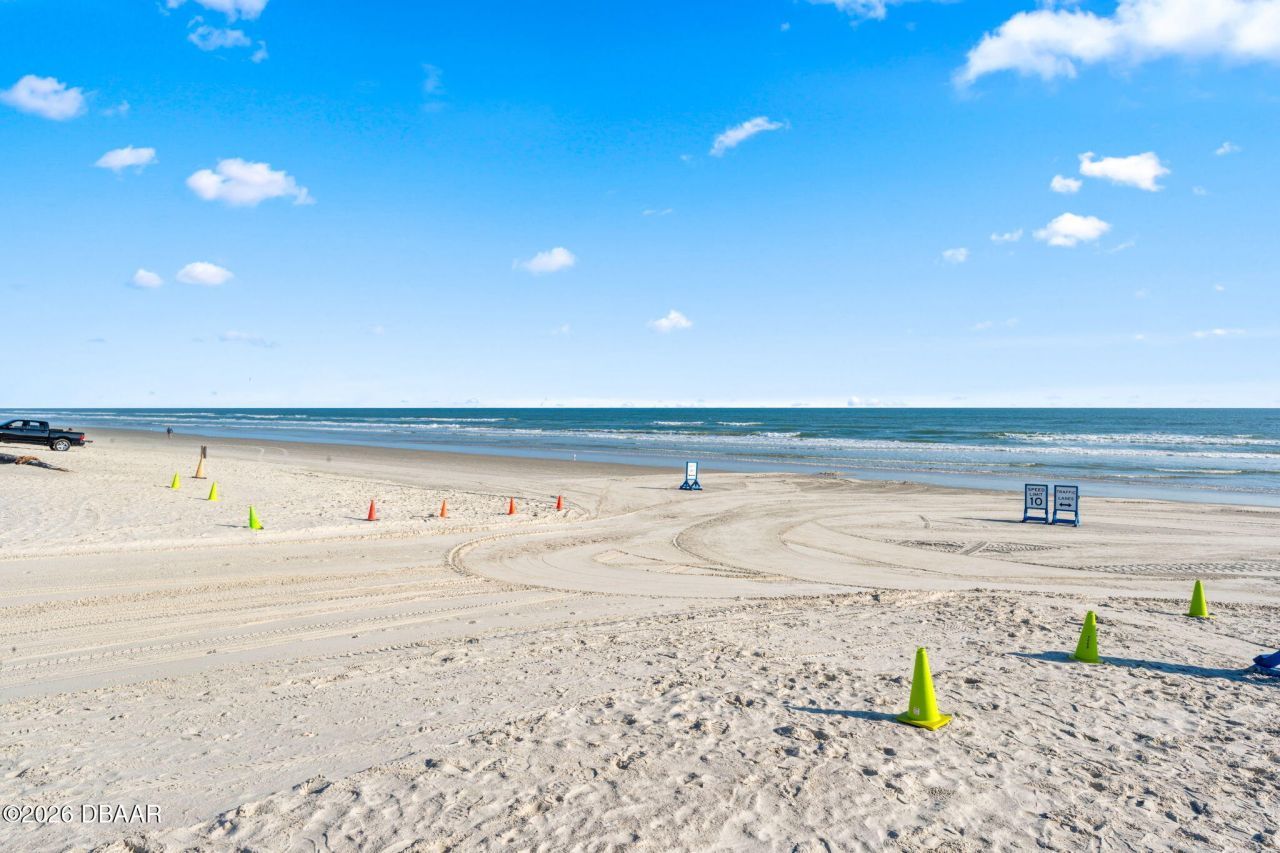 101 N Pine Street, Unit 2, New Smyrna Beach, FL 32169 Photo