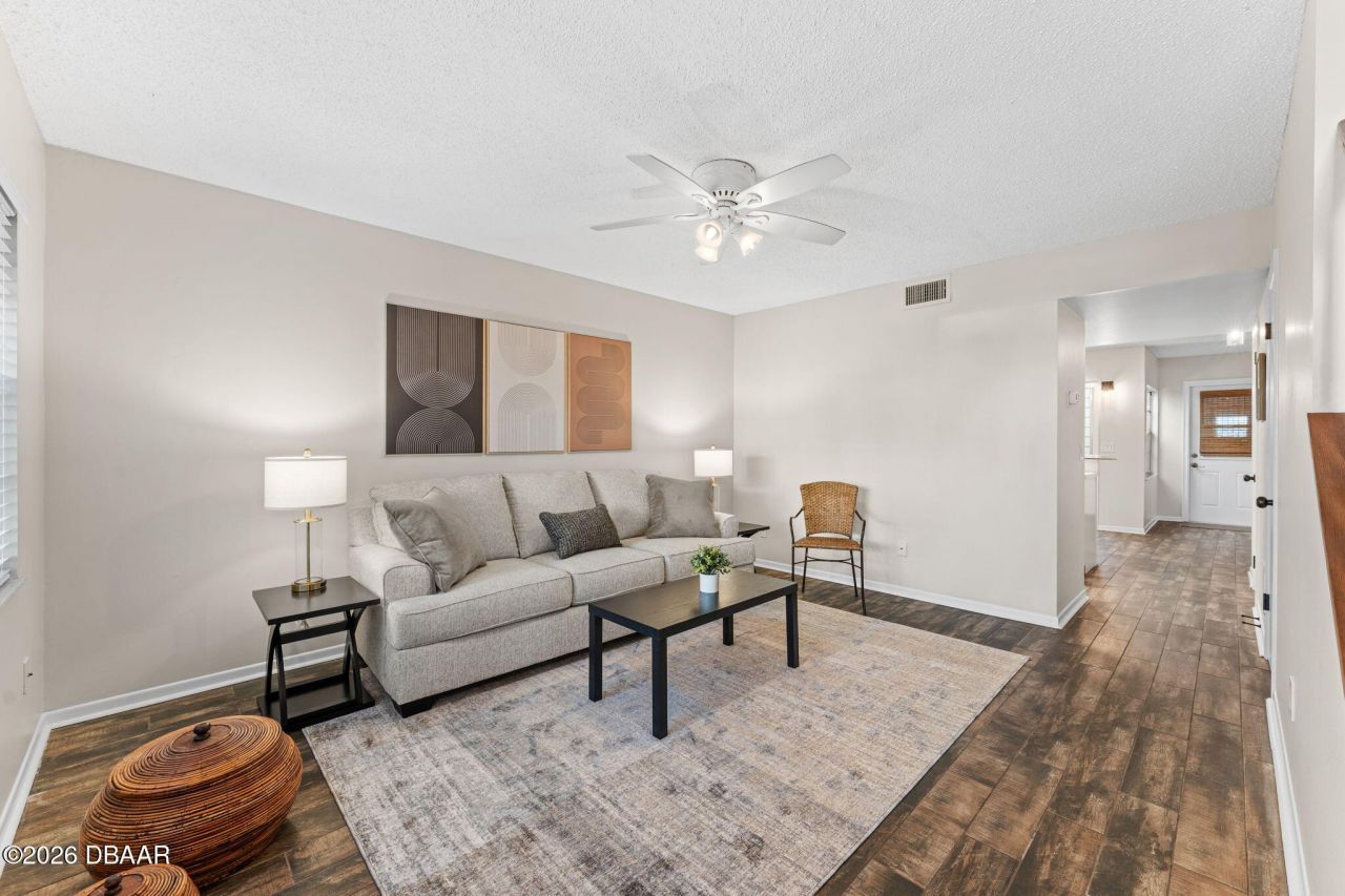 101 N Pine Street, Unit 2, New Smyrna Beach, FL 32169 Photo