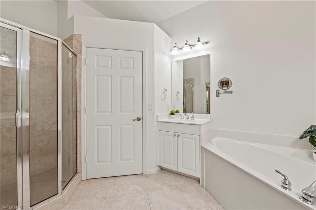 10040 Valiant Ct , Unit 202, Miromar Lakes, FL 33913 Photo