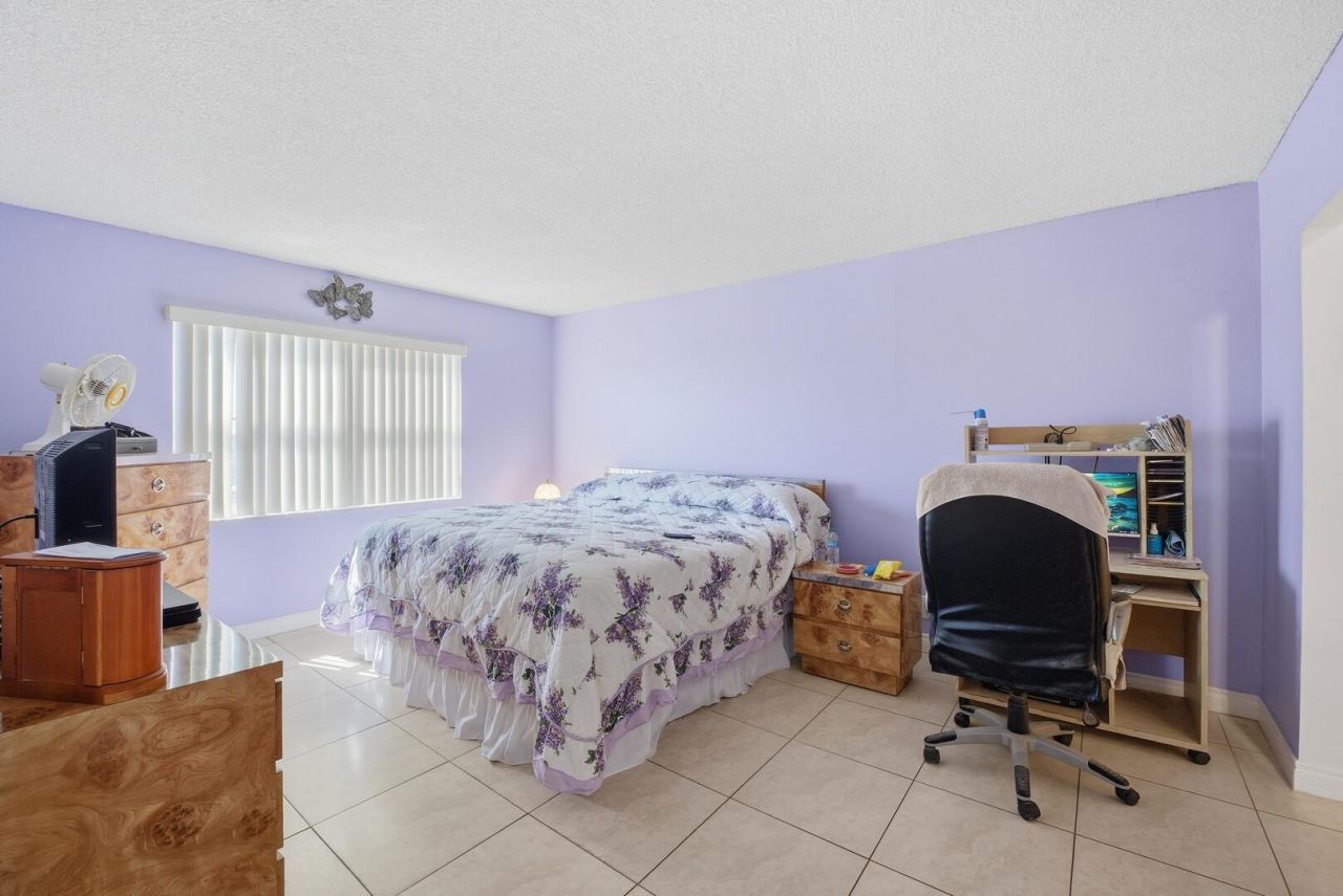 401 Golden Isles Drive, Unit 1009, Hallandale Beach, FL 33009 Photo