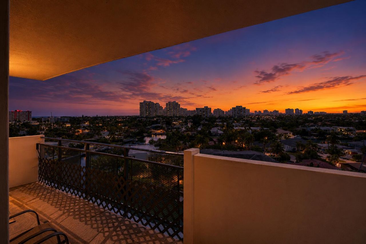 401 Golden Isles Drive, Unit 1009, Hallandale Beach, FL 33009 Photo