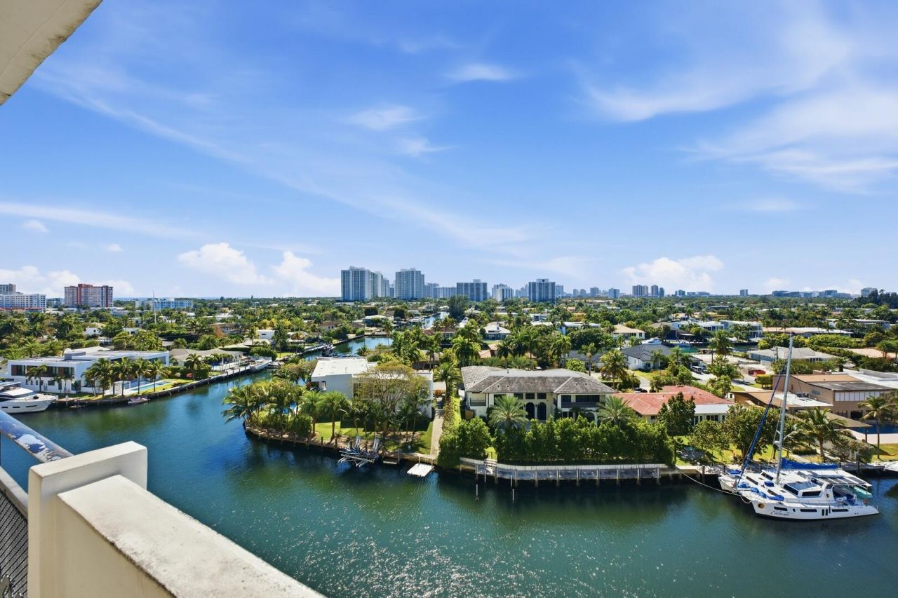 401 Golden Isles Drive, Unit 1009, Hallandale Beach, FL 33009 Photo