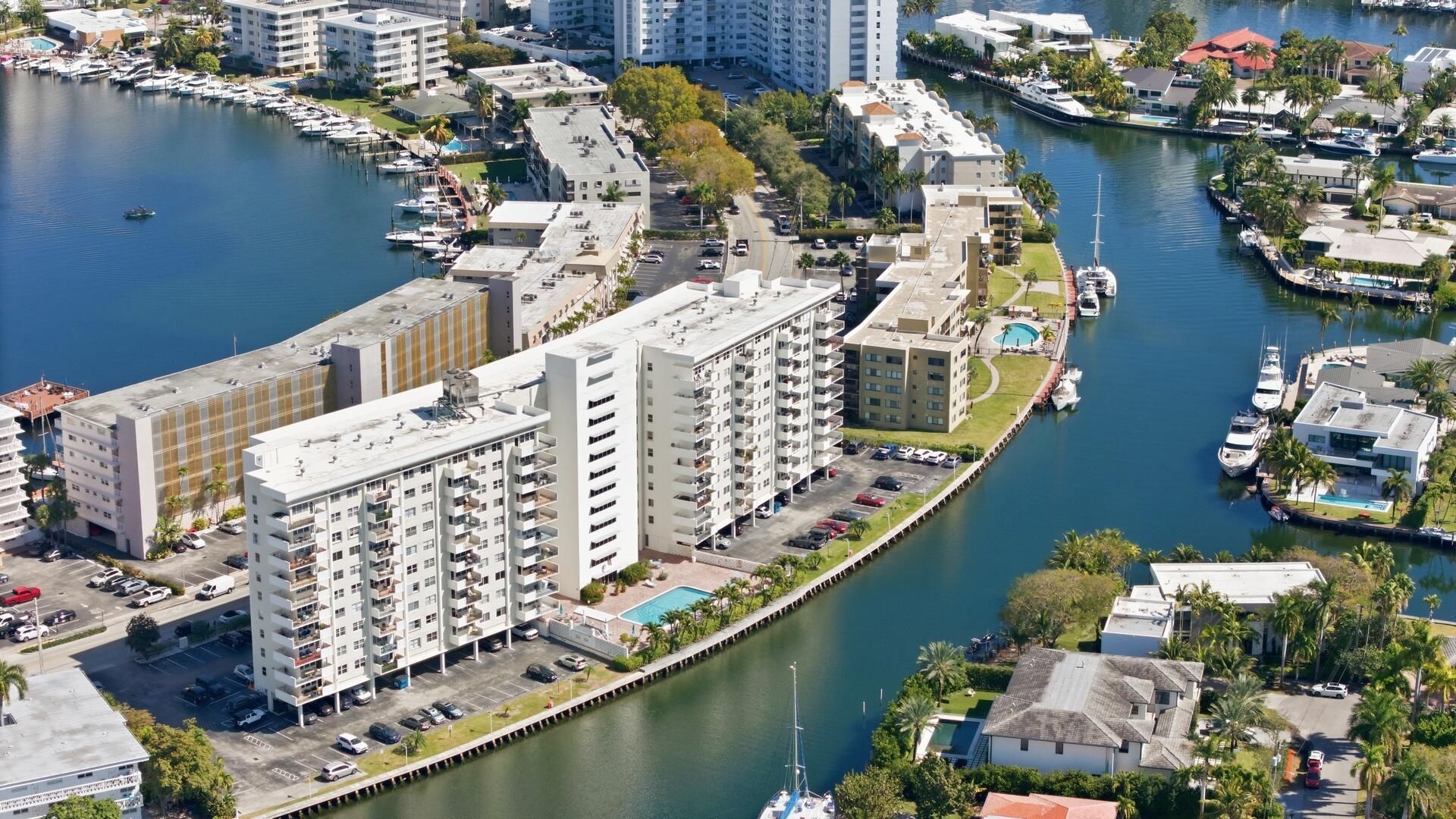 401 Golden Isles Drive, Unit 1009, Hallandale Beach, FL 33009 Photo