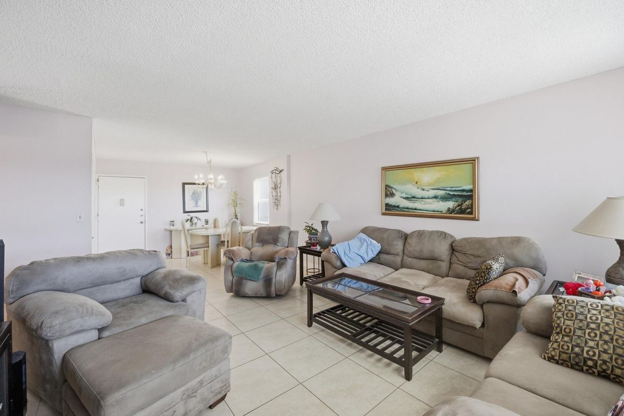 401 Golden Isles Drive, Unit 1009, Hallandale Beach, FL 33009 Photo