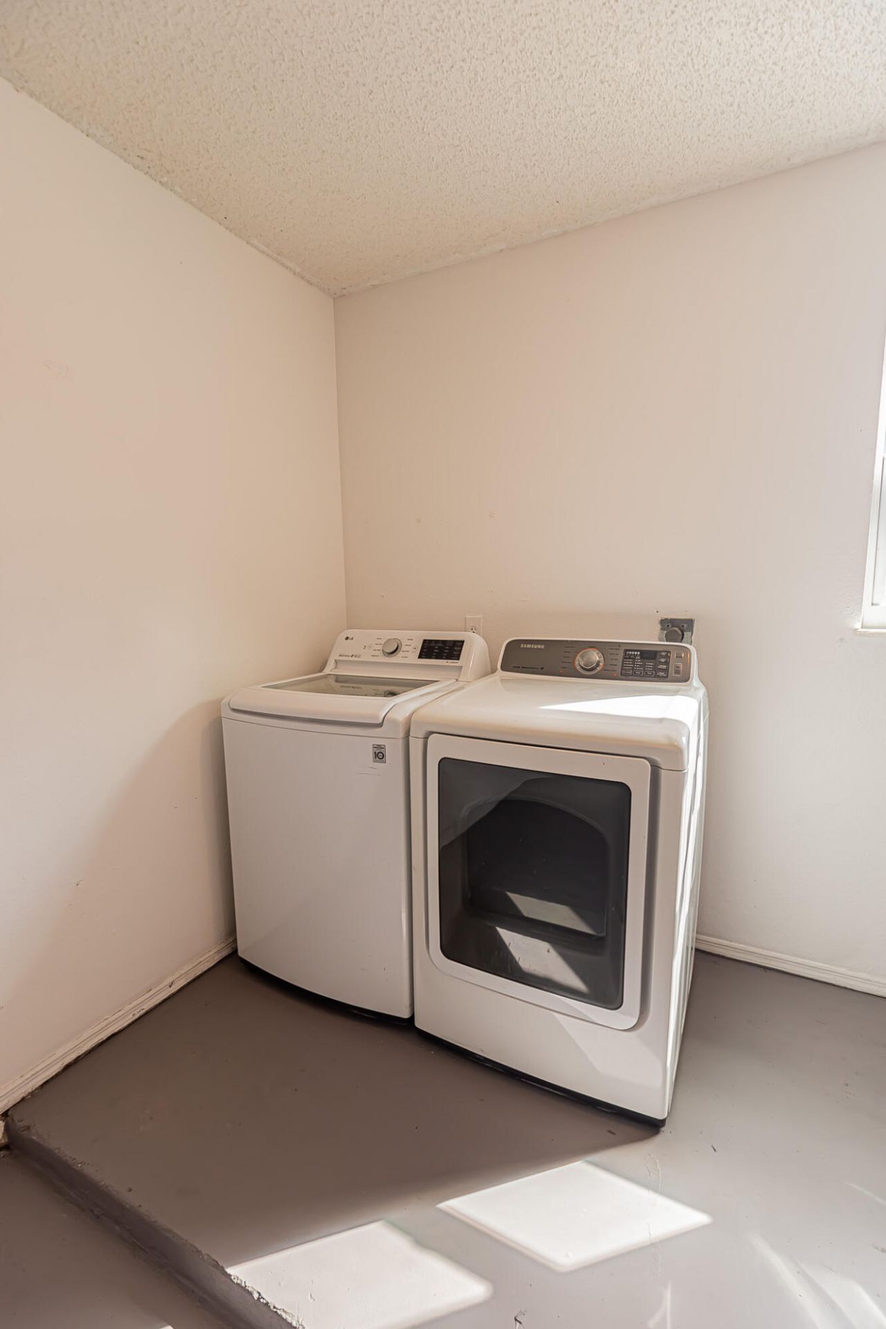 2561 SE Charleston Drive, Port Saint Lucie, FL 34952 Photo