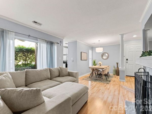 1109 E Morehead Street, Unit 16, Charlotte, NC 28204