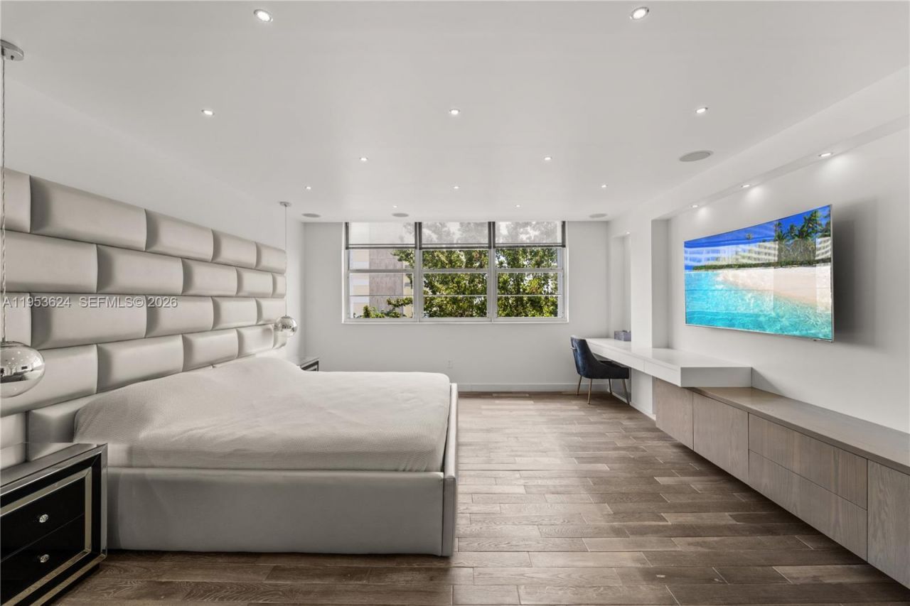 5640 Collins Ave , Unit 4D, Miami Beach, FL 33140 Photo