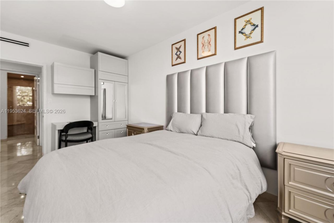 5640 Collins Ave , Unit 4D, Miami Beach, FL 33140 Photo