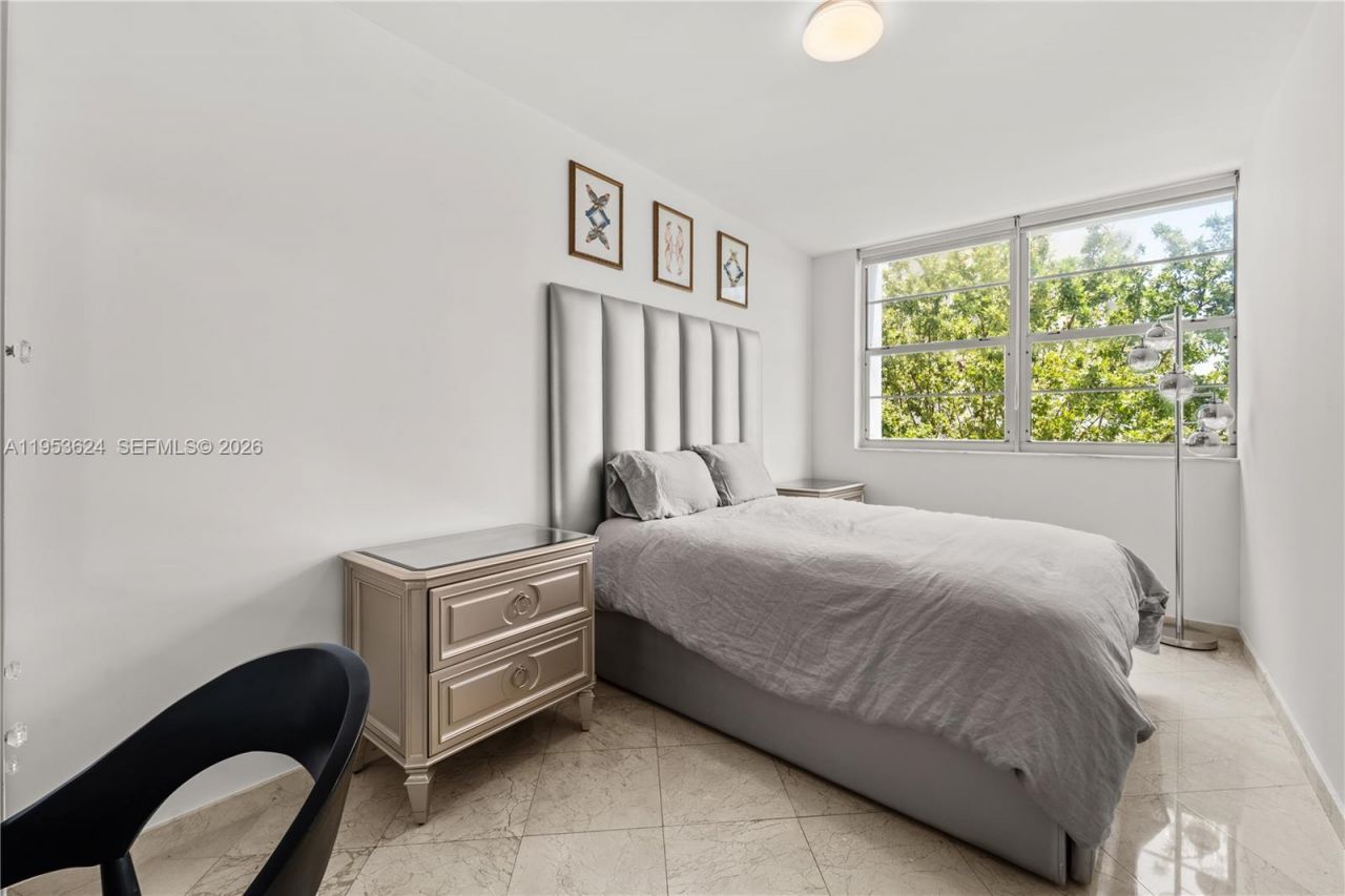 5640 Collins Ave , Unit 4D, Miami Beach, FL 33140 Photo