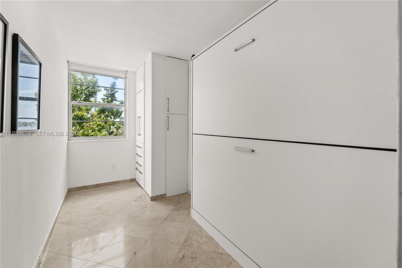5640 Collins Ave , Unit 4D, Miami Beach, FL 33140 Photo