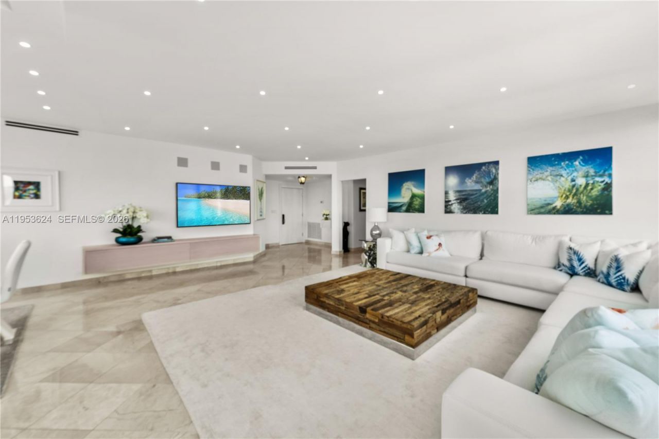5640 Collins Ave , Unit 4D, Miami Beach, FL 33140 Photo