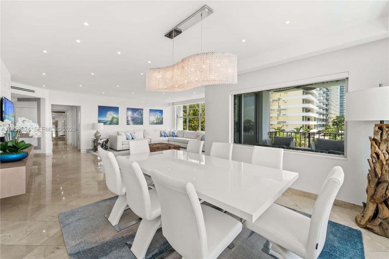 5640 Collins Ave , Unit 4D, Miami Beach, FL 33140 Photo