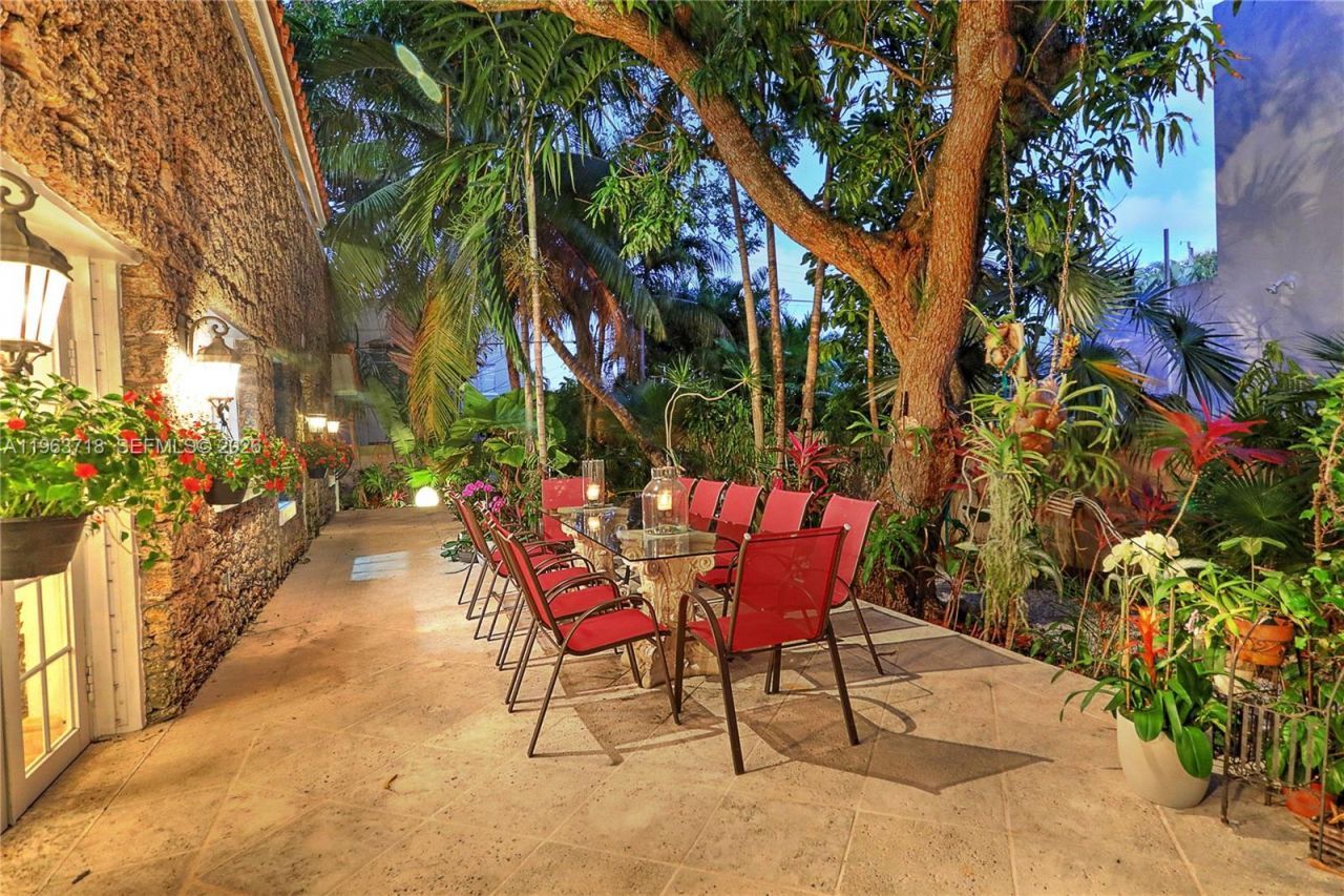 1755 SW 10th St, Miami, FL 33135 Photo