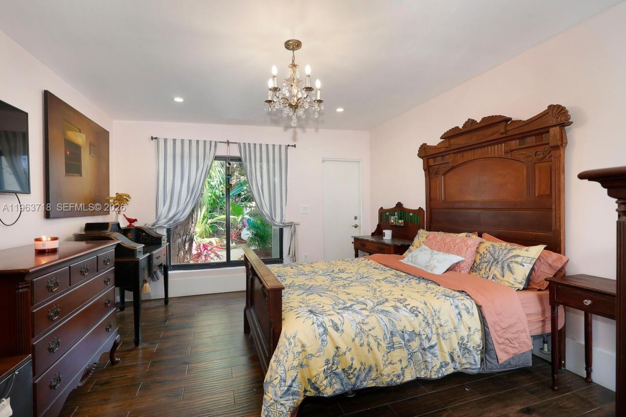 1755 SW 10th St, Miami, FL 33135 Photo