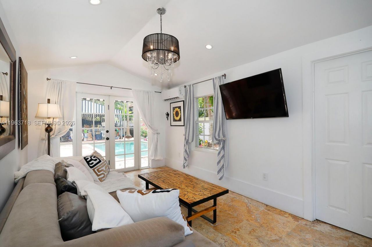 1755 SW 10th St, Miami, FL 33135 Photo