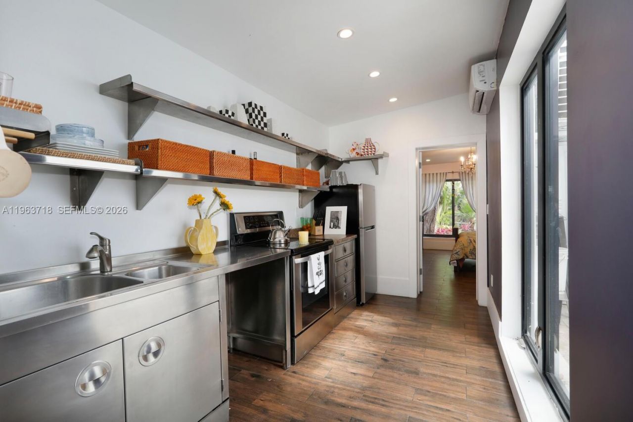 1755 SW 10th St, Miami, FL 33135 Photo