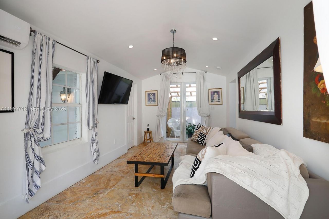 1755 SW 10th St, Miami, FL 33135 Photo