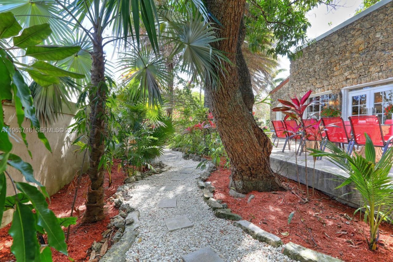 1755 SW 10th St, Miami, FL 33135 Photo