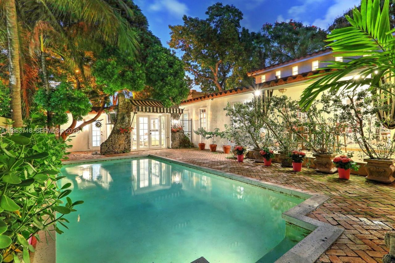 1755 SW 10th St, Miami, FL 33135 Photo