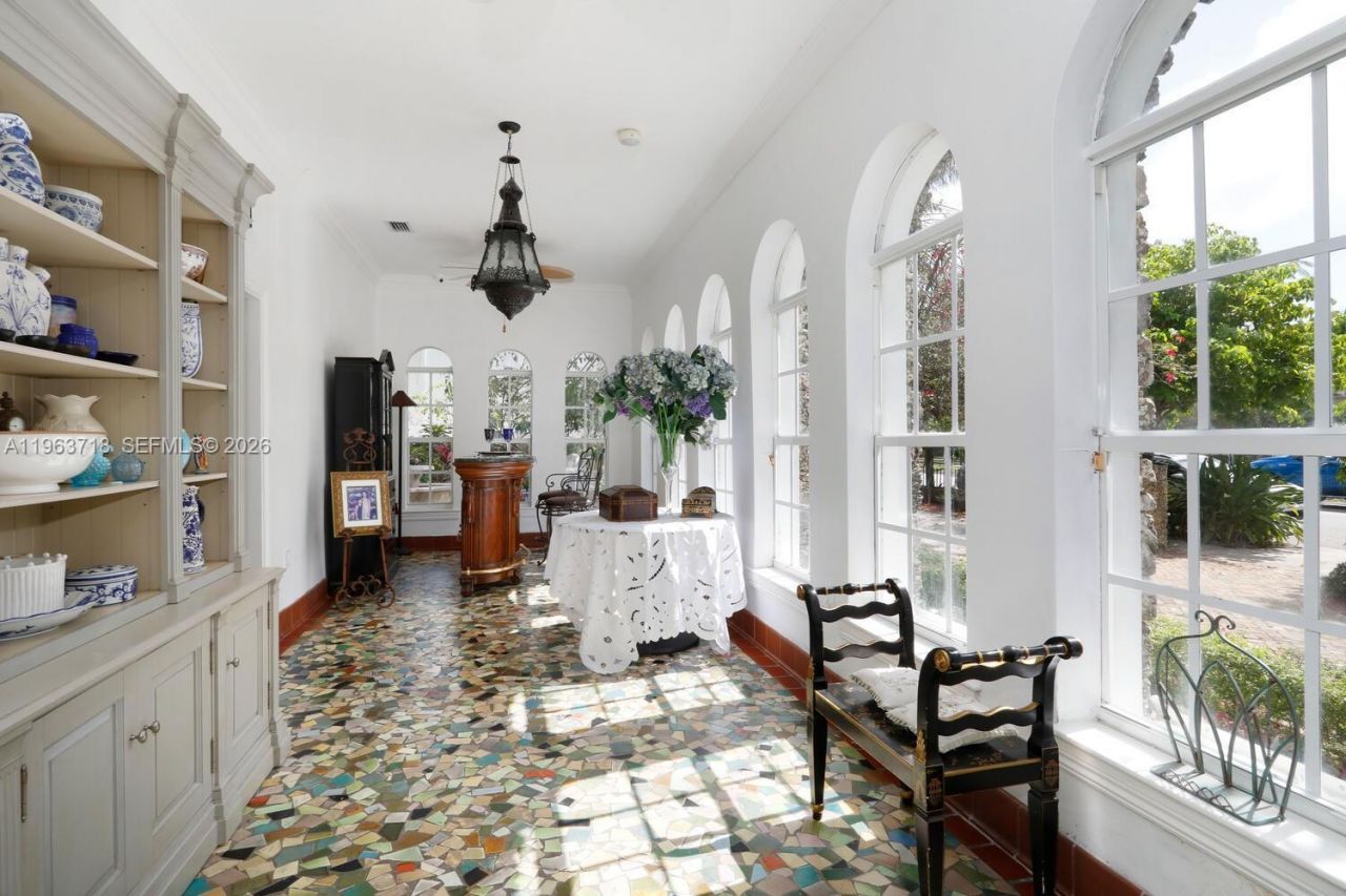 1755 SW 10th St, Miami, FL 33135 Photo