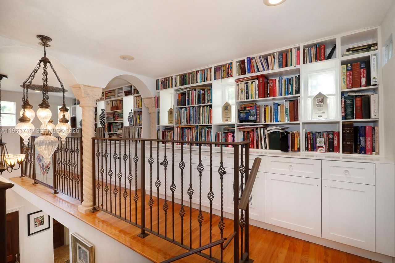 1755 SW 10th St, Miami, FL 33135 Photo