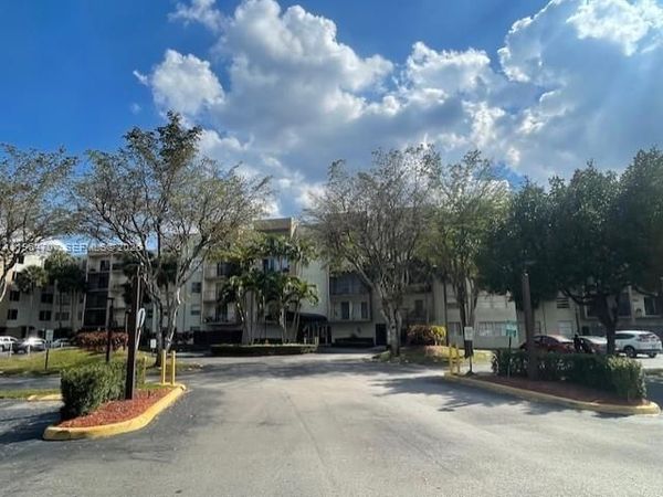 14250 SW 62nd St, Unit 320, Miami, FL 33183
