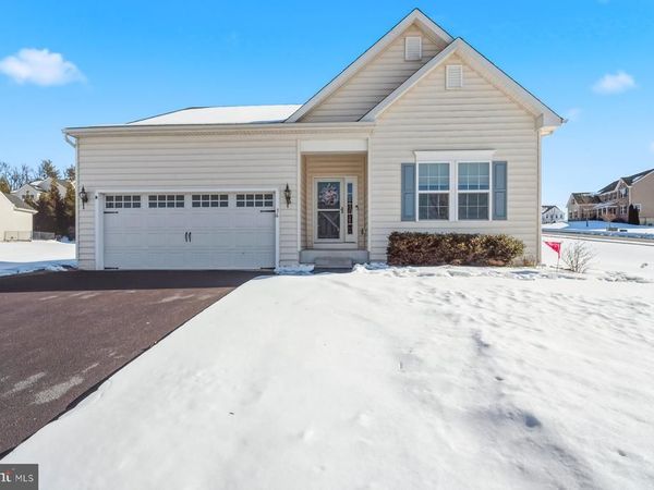 36 KAITLYN DRIVE, HANOVER, PA 17331