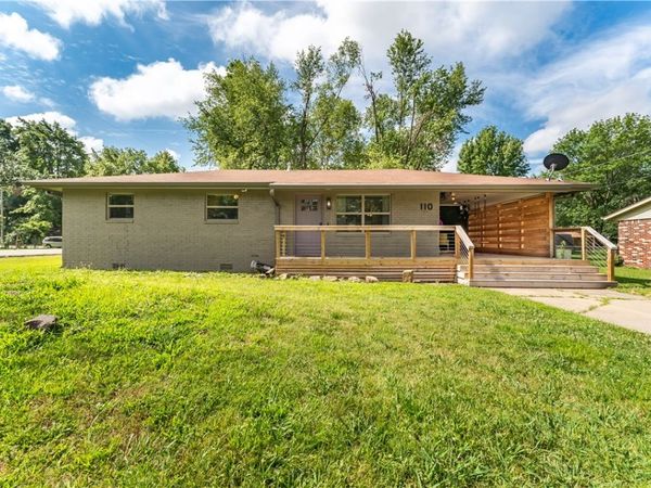 110 SE 11th Street, Bentonville, AR 72712