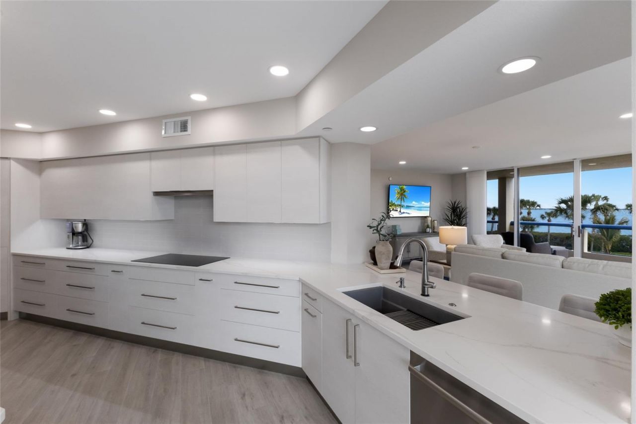 2120 Harbourside Drive, Unit 628, Longboat Key, FL 34228 Photo