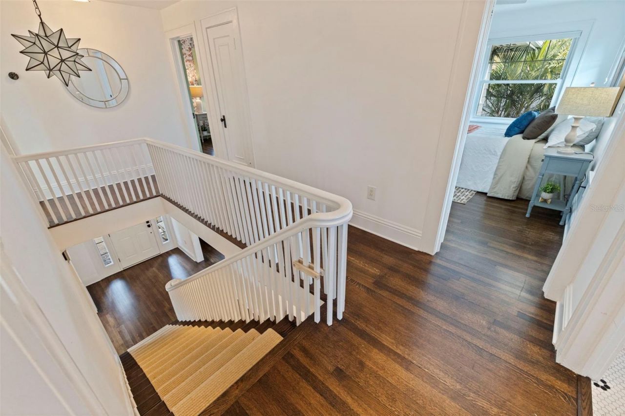 646 17th Ave Ne, Saint Petersburg, FL 33704 Photo