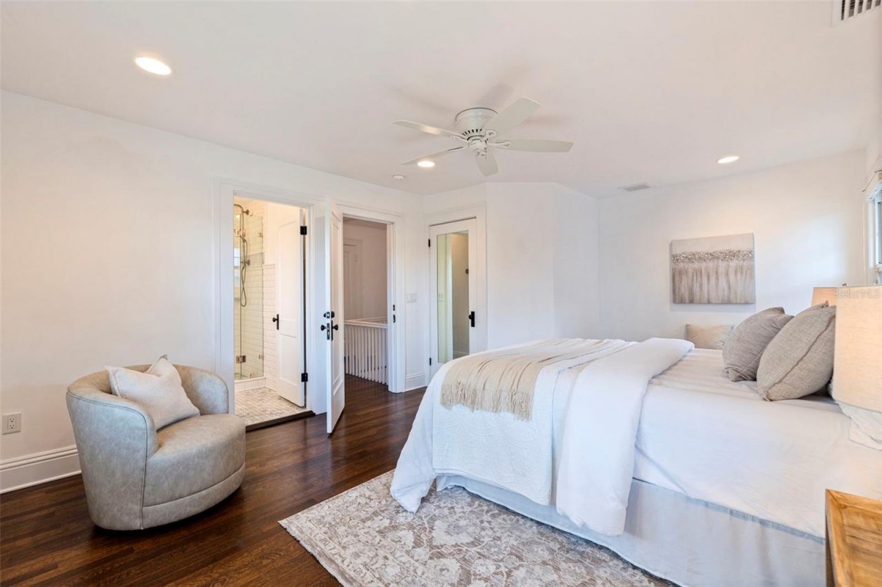 646 17th Ave Ne, Saint Petersburg, FL 33704 Photo