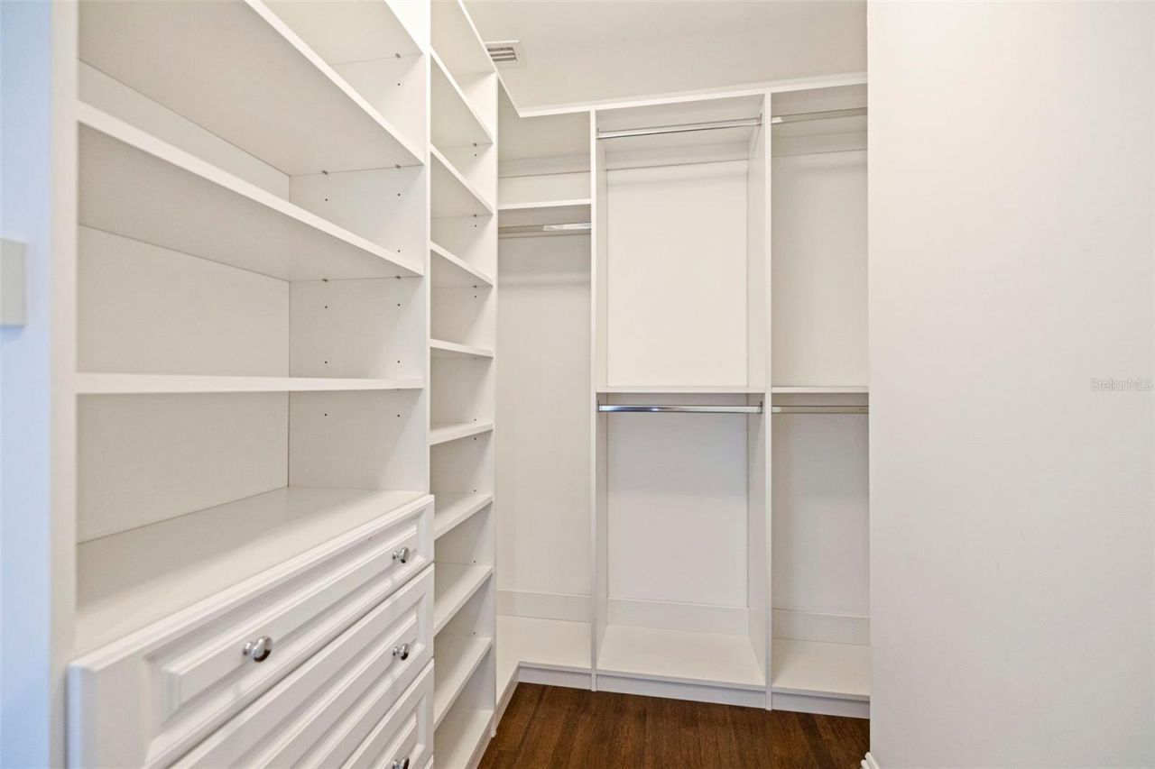 646 17th Ave Ne, Saint Petersburg, FL 33704 Photo