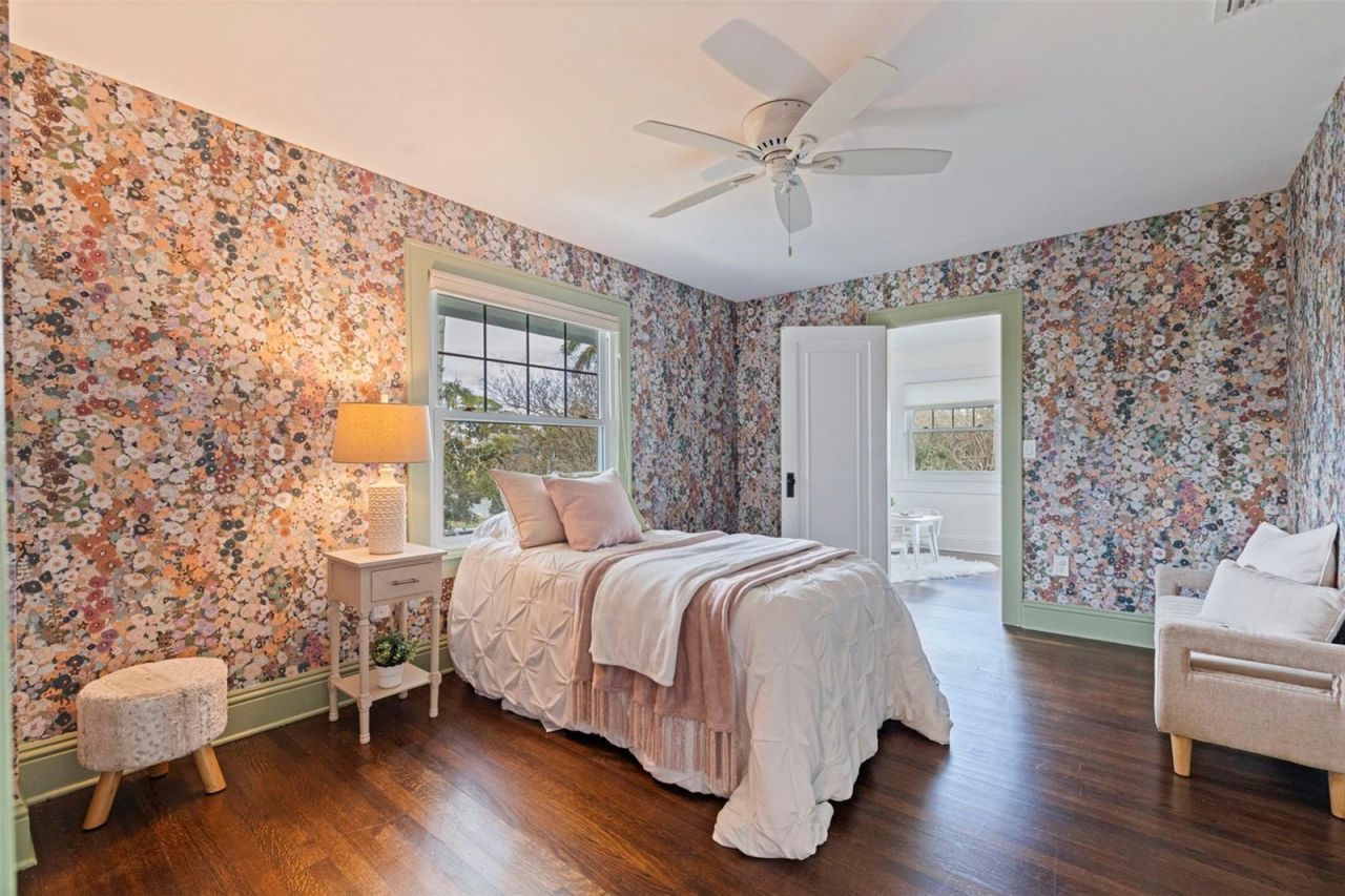 646 17th Ave Ne, Saint Petersburg, FL 33704 Photo