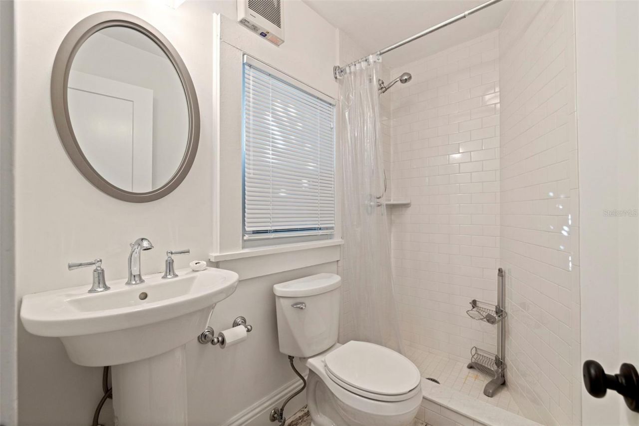 646 17th Ave Ne, Saint Petersburg, FL 33704 Photo