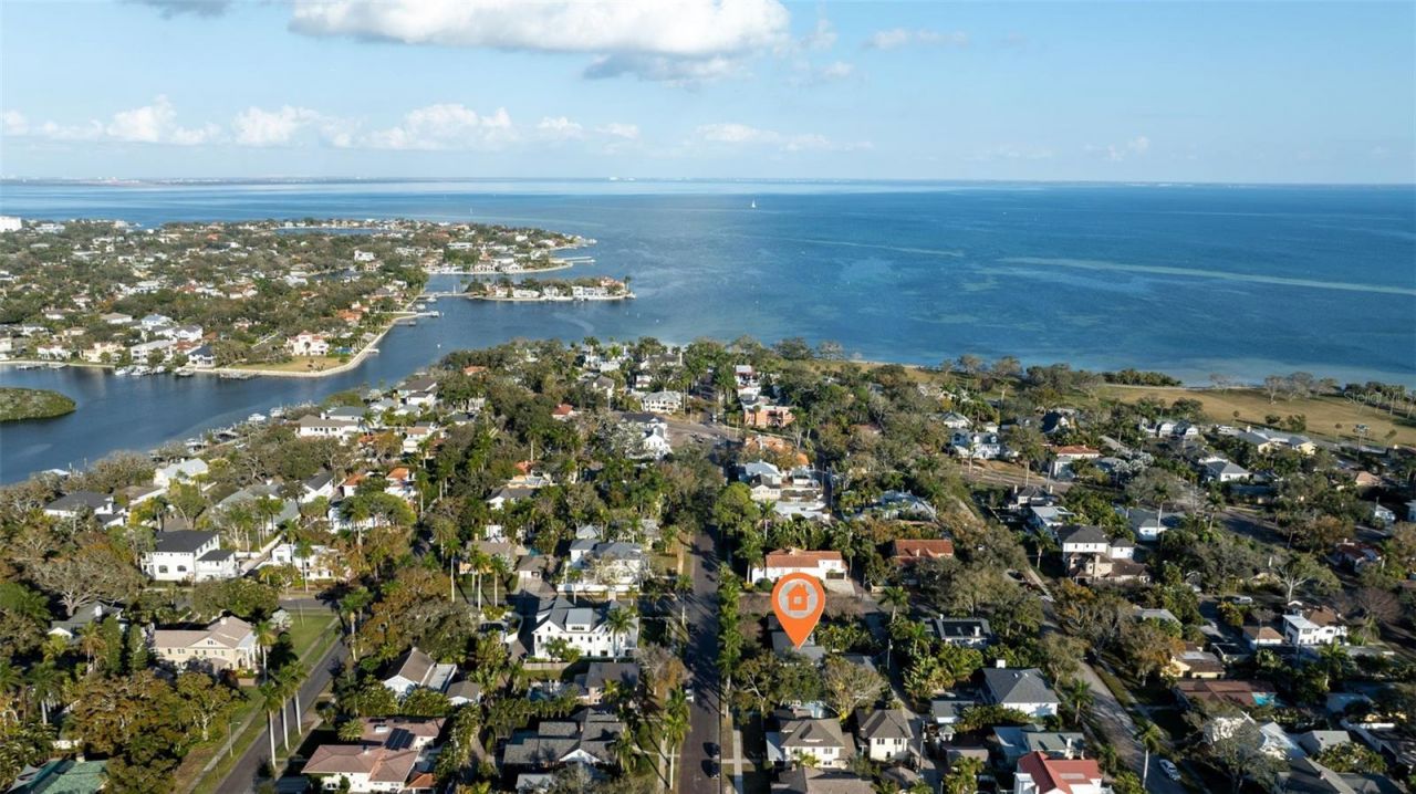 646 17th Ave Ne, Saint Petersburg, FL 33704 Photo