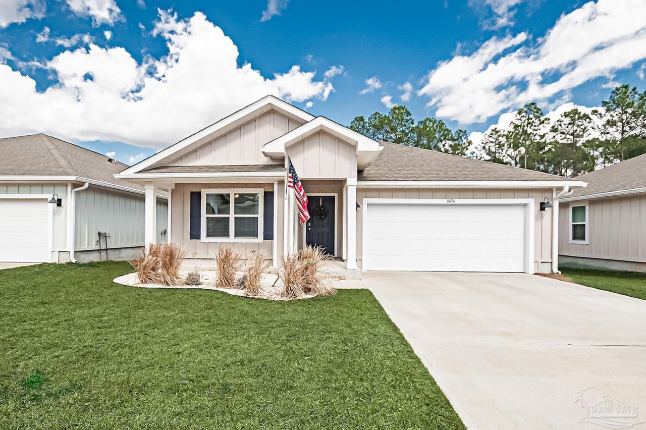 8654 Pathstone Blvd, Pensacola, FL 32526 Main Photo