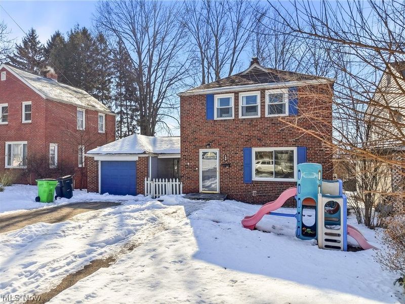 298 E Ford Avenue, Barberton, OH 44203 Photo 3