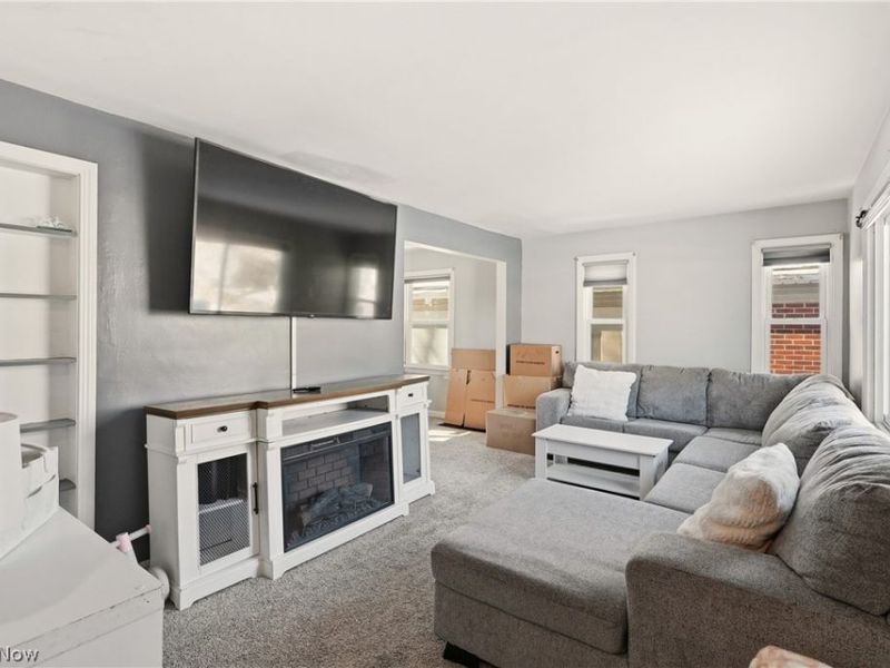 298 E Ford Avenue, Barberton, OH 44203 Photo 4