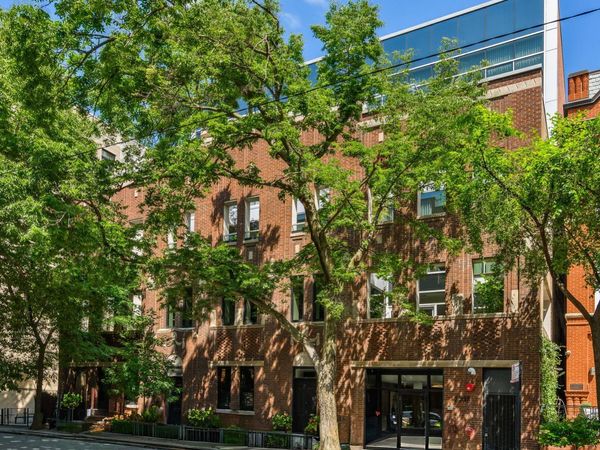 2035 N Orleans Street, Unit M2, Chicago, IL 60614