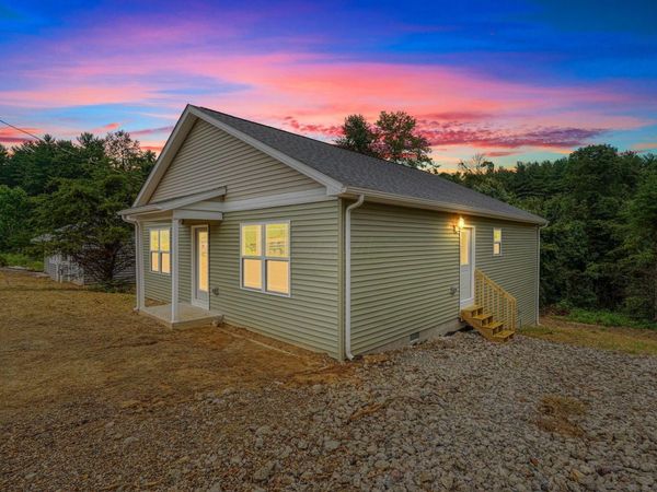 353 Elm Street , New Straitsville, OH 43766