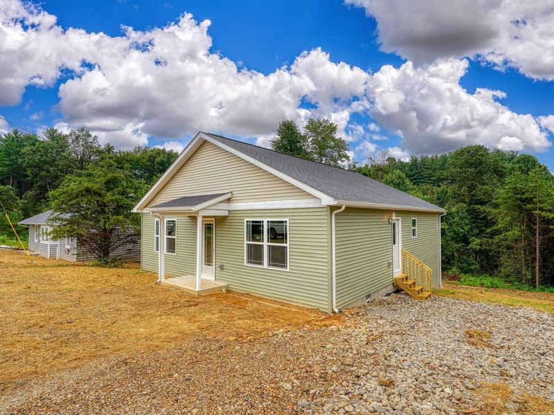 353 Elm Street, New Straitsville, OH 43766 Photo 3